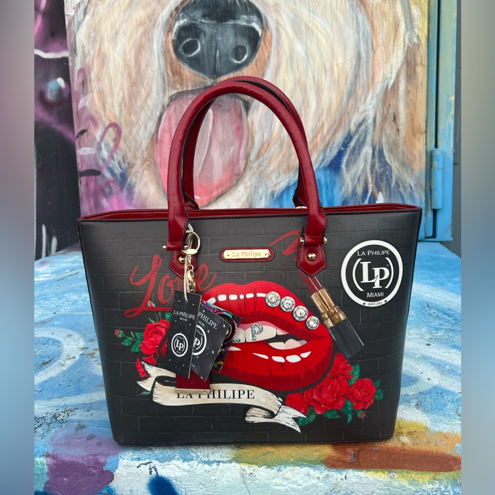 La Philipe design in miami lip rhinestone new with tag brown purse tote clutch